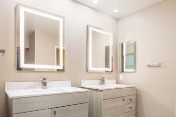 ЗЕРКАЛО со светодиодной подсветкой 60x80 С ПОДСВЕТКОЙ ДЛЯ ВАННОЙ КОМНАТЫ ГЛАМУР