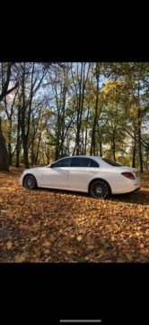 Mercedes Klasa E W213 Limuzyna 2.9 350d 286KM 2019 Mercedes-Benz Klasa E 2.9 diesel 286KM 2019r 1 właściciel, ASO bezwypadkowy