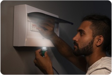 МАЛЕНЬКИЙ МОЩНЫЙ СВЕТОДИОДНЫЙ USB ТАКТИЧЕСКИЙ ФОНАРИК ДЛЯ ВЫЖИВАНИЯ С ЗУМОМ