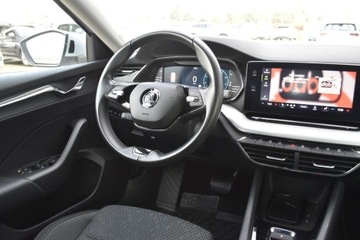 Skoda Octavia IV Kombi 2.0 TDI 150KM 2022 Skoda Octavia 2.0TDI 150KM Style Combi DSG Smartlink Kamera Kessy ACC Ambi, zdjęcie 10