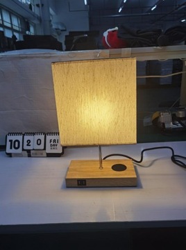 БЕЖЕВЫЙ НОЧНИК ДЛЯ СПАЛЬНИ С ФУНКЦИЕЙ БЕСПРОВОДНОЙ ЗАРЯДКИ