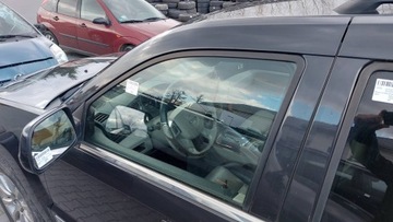 DVEŘE LEVÝ PŘEDNÍ GRAND CHEROKEE WK FACELIFT ČERNÉ