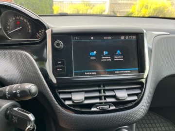 Peugeot 2008 I SUV Facelifting 1.2 PureTech 82KM 2018 Peugeot 2008 1.2 benzyna 82 KM zarejestrowany w PL zadbany mozliwa zam, zdjęcie 13