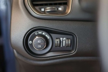 Jeep Renegade 2022 Jeep Renegade 1.5 T4 mHEV Limited FWD SS DCT 1.5 Benzyna 130KM, zdjęcie 15