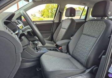 Volkswagen Tiguan II SUV Facelifting 2.0 TDI 150KM 2021 Volkswagen Tiguan Life 2.0TDI 150KM DSG App Connet Czuj Park. Pod.Fotele T, zdjęcie 10