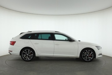 Skoda Superb III Kombi 2.0 TDI 150KM 2015 Skoda Superb 2.0 TDI, Automat, Skóra, Navi, Xenon, zdjęcie 5