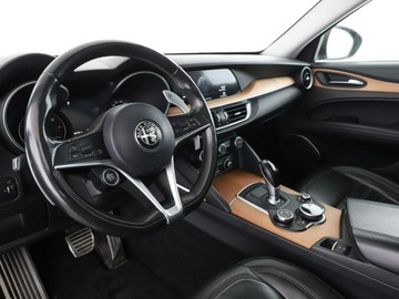 Alfa Romeo Stelvio SUV 2.0 Turbo 280KM 2017 Alfa Romeo Stelvio 2.0 Turbo Edition Automat, zdjęcie 13