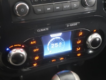Nissan Juke I SUV 1.6i 117KM 2012 Nissan Juke 1.6 i, Automat, Klima, Klimatronic, zdjęcie 11