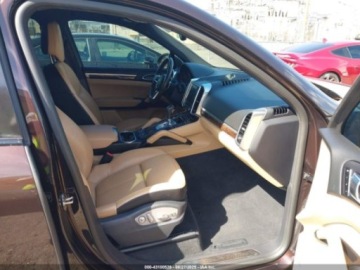 Porsche Cayenne III 2018 Porsche Cayenne Platinum Edition 2018 3.6l 3.6 Benzyna 300KM, zdjęcie 9