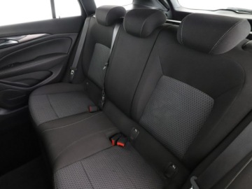 Opel Insignia II Sports Tourer Facelifting 2.0 Diesel 174KM 2021 Opel Insignia Automat Navi Czujniki parkowania, zdjęcie 16