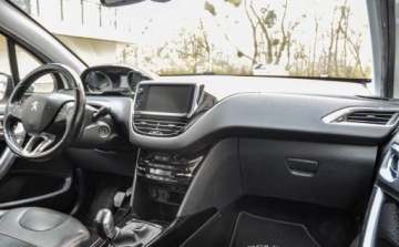 Peugeot 2008 I SUV 1.2 PureTech 110KM 2015 Peugeot 2008 2015 r. 107 tys. km Skory Bezwypadkowy 1.2 Benzyna 110KM, zdjęcie 9