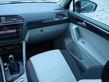 Volkswagen Tiguan II SUV Facelifting 2.0 TSI 190KM 2022 VW Tiguan 2.0 TSI, Salon Polska, 1. Właściciel, zdjęcie 7