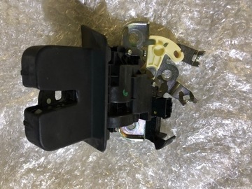 8R0827505A ZÁMEK KRYT AUDI