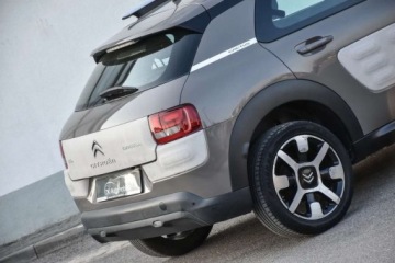 Citroen C4 Cactus Crossover 1.2 PureTech 82KM 2014 Citroen C4 Cactus CITROEN C4 CACTUS 1.2 VTi 82KM FEEL LED Navi Kamera Gwar, zdjęcie 11