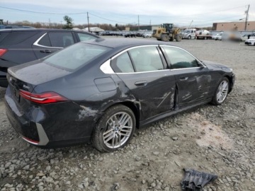 BMW Seria 5 G90-91 2024 BMW Seria 5 BMW serii 5 530i xDrive Sedan z 2024 roku , od ubezpieczalni, zdjęcie 4