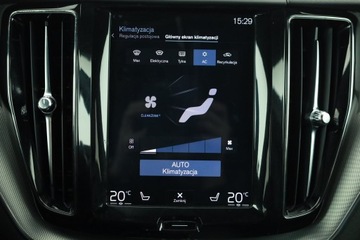 Volvo XC60 II Crossover D5 235KM 2017 Volvo XC60 D5 AWD, Salon Polska, Serwis ASO, zdjęcie 15