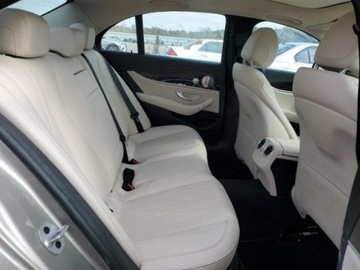 Mercedes Klasa E W214 2023 Mercedes-Benz Klasa E 2023r., 4MATIC, od ubezpieczalni 3.0 Benzyna 362KM, zdjęcie 8