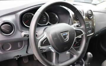 Dacia Sandero II Hatchback 5d Facelifting 1.0 SCe 73KM 2018 Dacia Sandero Gwarancja 12 miesiecy. Benzyna 73KM, zdjęcie 6
