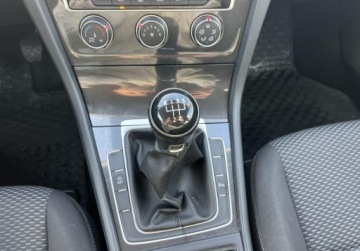 Volkswagen Golf VII Variant Facelifting 1.6 TDI-CR DPF BMT 115KM 2018 Volkswagen Golf VII 1.6 TDI BMT Trendline Salon PL Toyota Mikolajczak Le, zdjęcie 21