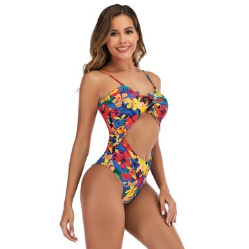 ЦЕЛЬНЫЙ КУПАЛЬНИК цветы M