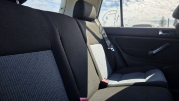 Volkswagen Golf V Hatchback 1.4 i 16V 75KM 2003 Volkswagen Golf climatronic, zdjęcie 12