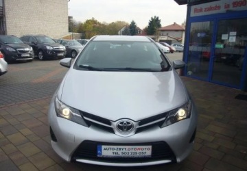 Toyota Auris II Touring Sports D-4D 90 90KM 2013 Toyota Auris Toyota Auris 1.4 D-4D Active 1.4 Diesel 90KM, zdjęcie 3