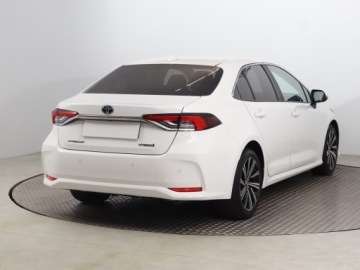 Toyota Corolla XII Sedan 1.8 Hybrid 122KM 2022 Toyota Corolla 1.8 Hybrid, Salon Polska, Automat, zdjęcie 4