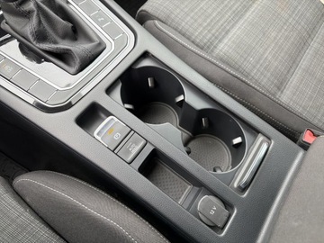 Volkswagen Passat B8 Variant Facelifting 1.5 TSI EVO 150KM 2022 Volkswagen Passat 1.5 TSI / 150 KM DSG Bussines Sa, zdjęcie 31