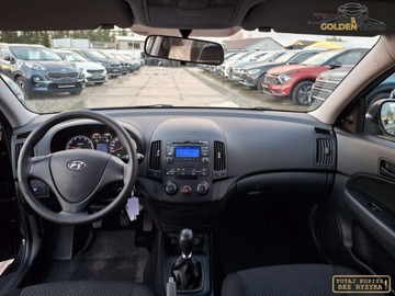 Hyundai i30 I CW Facelifting 1.4 DOHC 109KM 2011 Hyundai i30 1,4 benz klima elektryka wspomaganie oplacony 1.4 Benzyna, zdjęcie 11