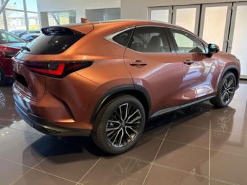 Lexus NX II SUV Facelifting 2.5 350h 200KM 2026 Od ręki - 350h Omotenashi 2.5 Hybrid AWD 200KM | Podgrzewane fotele!, zdjęcie 5