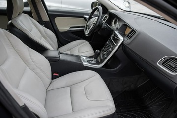 Volvo V60 I Kombi 1.6 T4 180KM 2012 Volvo V60 1.6T 180KM Summum ! Full Opcja Super !, zdjęcie 9