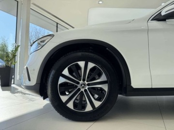 Mercedes GLC C253 SUV Facelifting 2.0 200d 163KM 2022 Mercedes-Benz GLC 200d 4-Matic Nawigacja Kamera cofania CarPlayAndroid, zdjęcie 17