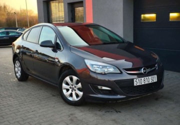 Opel Astra J Sedan 1.4 Twinport ECOTEC 100KM 2014 Opel Astra Opel Astra 1.4 Active 1.4 Benzyna 100KM, zdjęcie 3