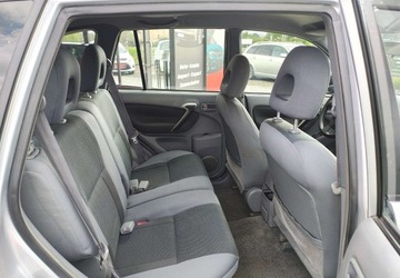 Toyota RAV4 II 2.0 i 16V 150KM 2001 Toyota RAV4 Toyota RAV 4 II 2.0BENZYNA NAPED 4X4 2.0 Benzyna 150KM, zdjęcie 13