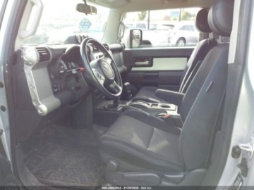 Toyota FJ Cruiser 4.0 239KM 2007 Toyota FJ 2007 r., 4,0L 4.0 Benzyna 239KM, zdjęcie 8