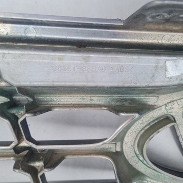 HYUNDAI GRAND SANTA FE 16- MŘÍŽKA MASKA POD KAMERA