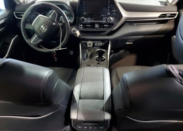 Toyota Highlander III 2022 Toyota Highlander 2022 TOYOTA HIGHLANDER HYBRID XLE 2.5 Hybryda 243KM, zdjęcie 8