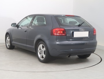 Audi A3 8P Hatchback 3d 1.6 102KM 2010 Audi A3 1.6, Klima, Klimatronic, zdjęcie 3