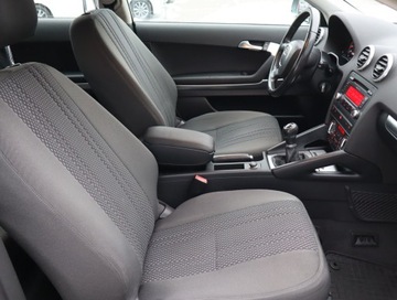 Audi A3 8P Hatchback 3d 1.4 TFSI 125KM 2009 Audi A3 1.4 TFSI, Xenon, Klima, Klimatronic, zdjęcie 8