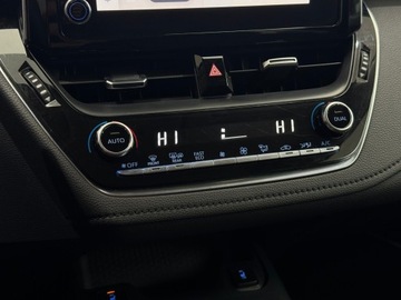 Toyota Corolla XII Sedan 1.8 Hybrid 122KM 2022 Toyota Corolla Comfort + TECH / 1 właściciel / Sal, zdjęcie 22