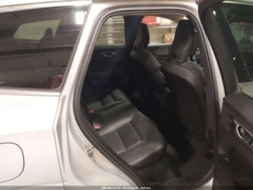 Volvo XC60 II 2023 Volvo XC 60 2023r., 4x4, 2.0L 2.0 Hybryda 247KM, zdjęcie 9