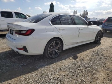 BMW Seria 3 G20-G21 2022 BMW Seria 3 330e 2022 2.0l 2.0 Hybryda 288KM, zdjęcie 3