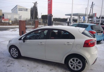 Kia Rio III Hatchback 3d 1.2 DOHC CVVT 85KM 2012 Kia Rio Kia Rio III Salon PL 1.2 Benzyna 86KM, zdjęcie 9