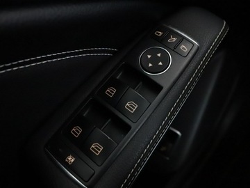 Mercedes GLA I Off-Roader Facelifting 1.6 200 156KM 2019 Mercedes GLA 200 Automat Navi Kamera cofania, zdjęcie 33