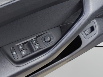 Volkswagen Passat B8 Variant Facelifting 1.5 TSI EVO 150KM 2021 Volkswagen Passat Variant 1.5TSI 150KM Business DSG SalonPL SerwisASO Acc, zdjęcie 16