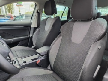 Skoda Octavia IV Kombi 2.0 TDI 150KM 2022 Skoda Octavia Combi 2.0 TDI Ambition DSG, 150KM, S, zdjęcie 10