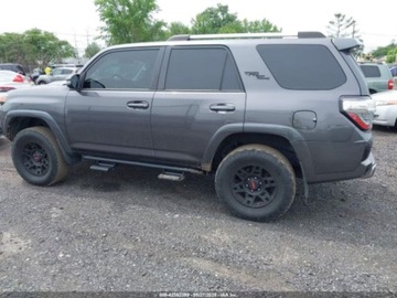 Toyota 2018 Toyota 4-Runner Trd Off Road Premium 2018 4.0l 4.0 Benzyna 270KM, zdjęcie 2