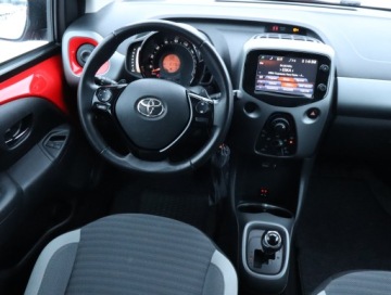 Toyota Aygo II Hatchback 3d Facelifting 1.0 VVT-i 72KM 2018 Toyota Aygo 1.0 VVT-i, Salon Polska, Automat, zdjęcie 6