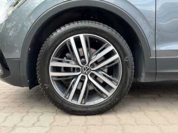 Volkswagen Tiguan II SUV Facelifting 2.0 TSI 190KM 2021 Volkswagen Tiguan 2.0 TSI 190KM Highline, Kamery 3, zdjęcie 38