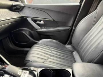 Peugeot 2008 II SUV 1.5 BlueHDi 130KM 2021 Peugeot 2008 GT. Skóra. Virtualny kokpit. Ledy., zdjęcie 28